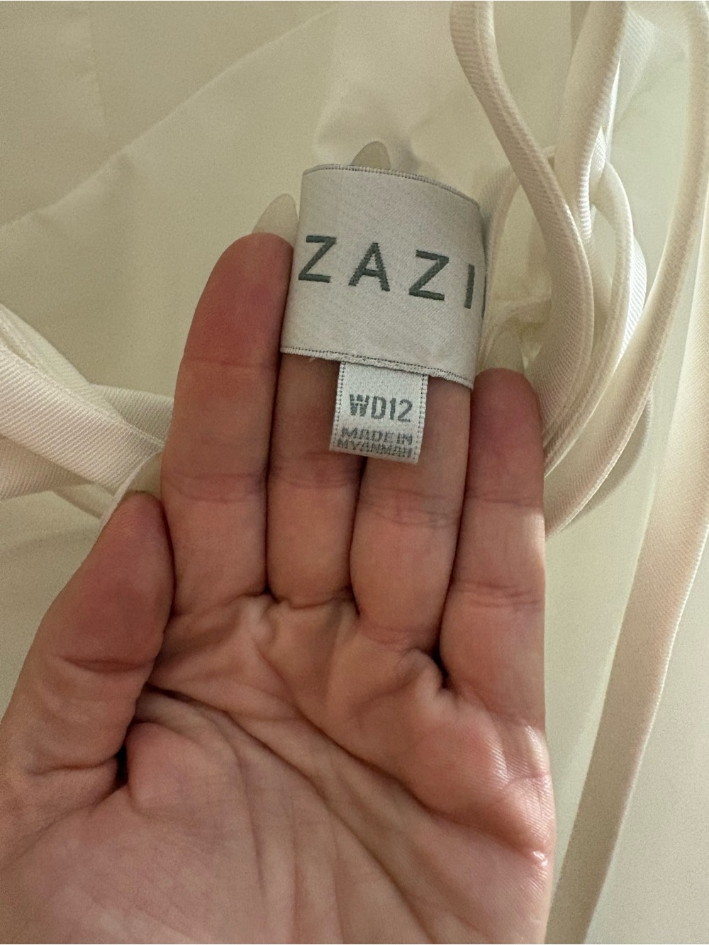Azazie Naef - Mini - Picture 3 of 4